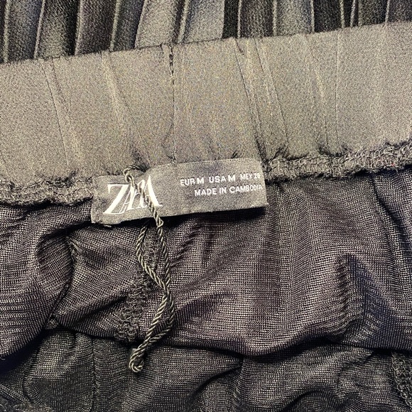 Zara mini Black skirt - Picture 4 of 4